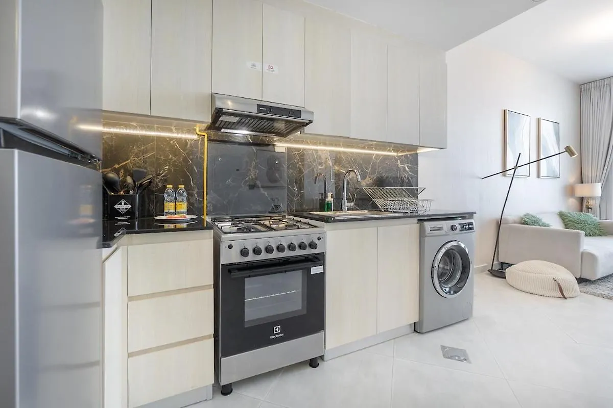 Eye-Captivating 1 Bed For 2 Apartment Dubai United Arab Emirates